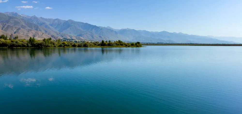 The lake in the morning